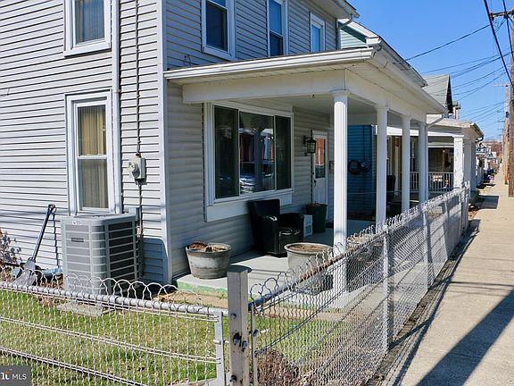 2nd image of 87 E Franklin St