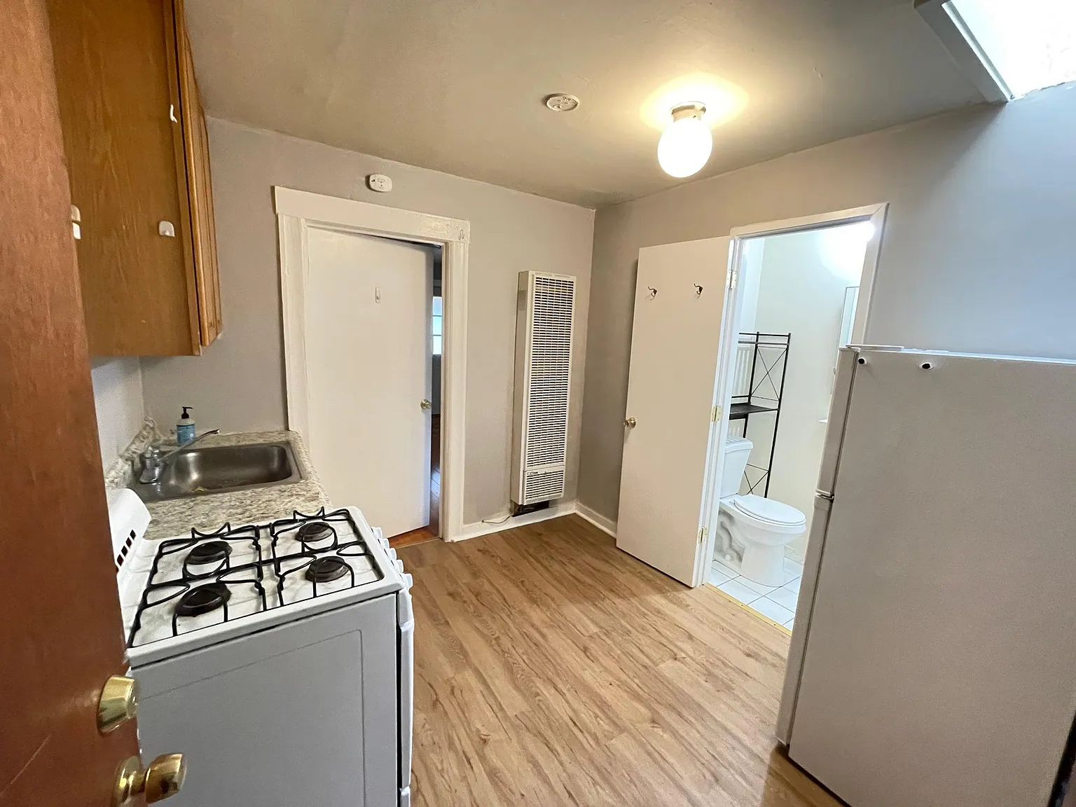 2110 Ashby Ave — Photo 4