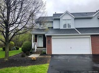 5477 Village Station Cir, Williamsville, NY