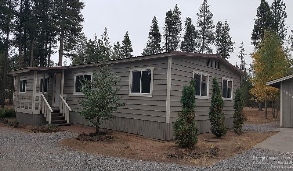 1st image of 15965 Woodland Dr