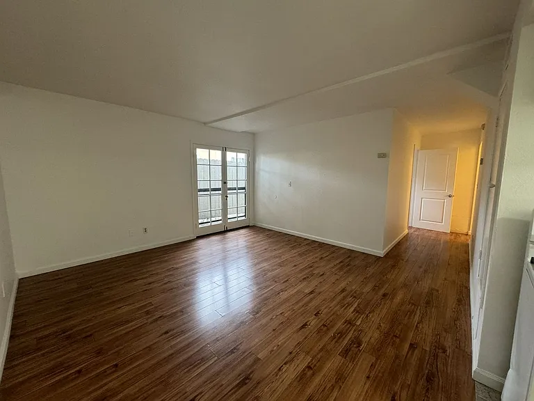 2535 Kansas Ave — Photo 7