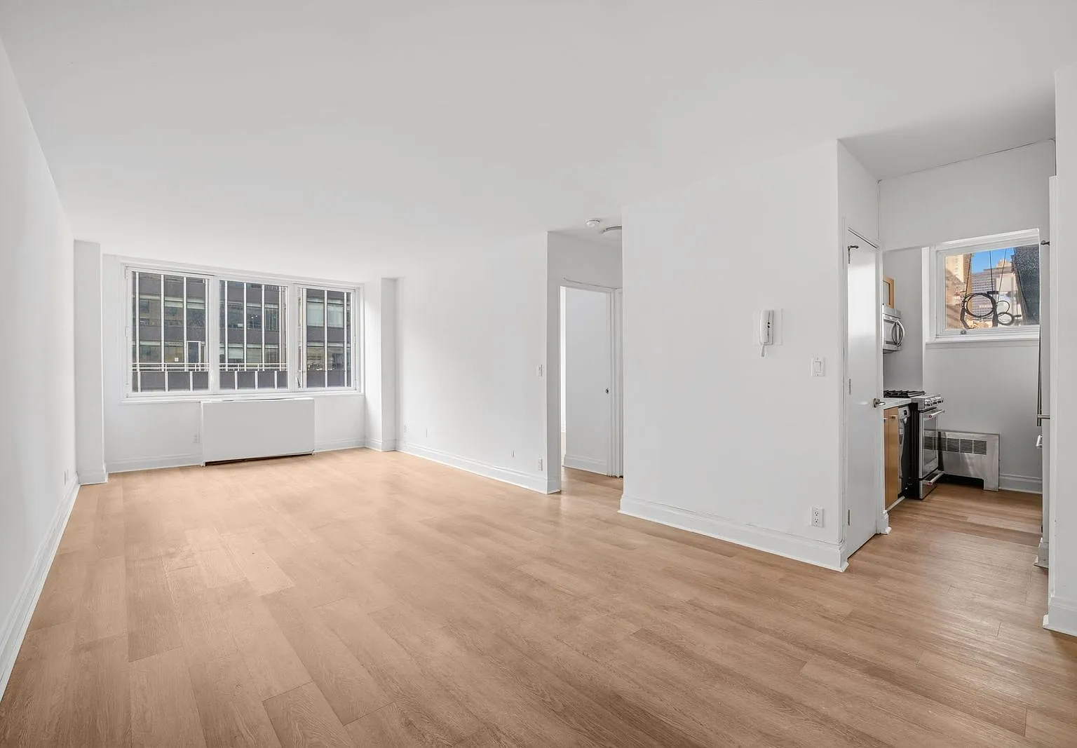 212 East 47th Street — Photo 1