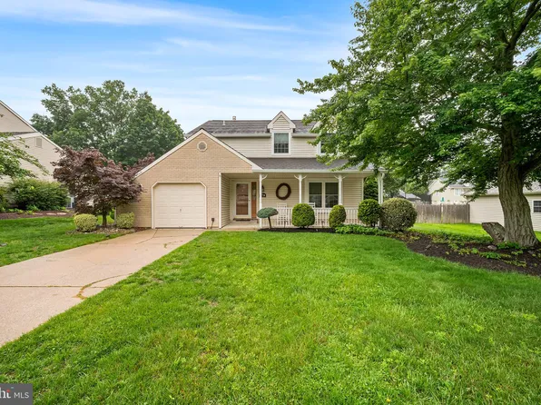 11 Jasmine Ln, Sicklerville, NJ 08081