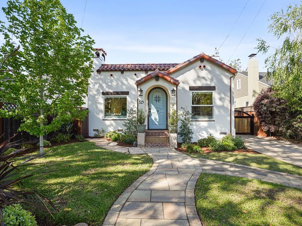 1st image of 315 Lowell St