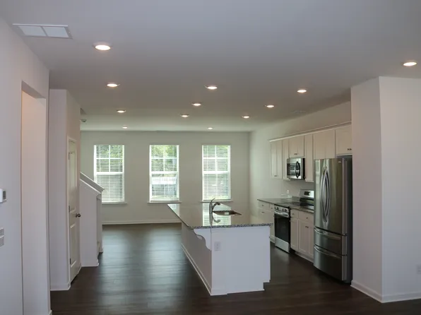95 Constitution Ave, Pendergrass, GA 30567