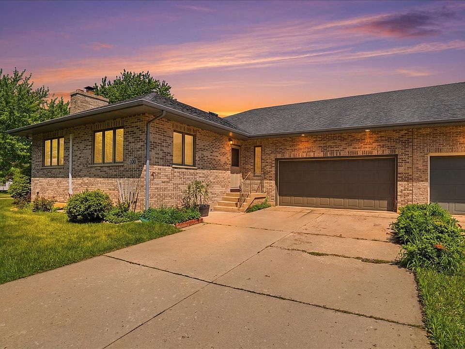 1st image of 300 Old Mill Ln