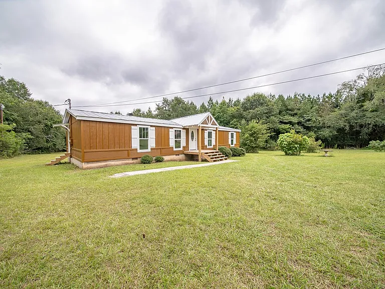 70 Shephard Dr — Photo 2