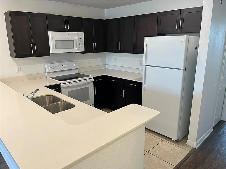 295 Flower Ln #F — Photo 7