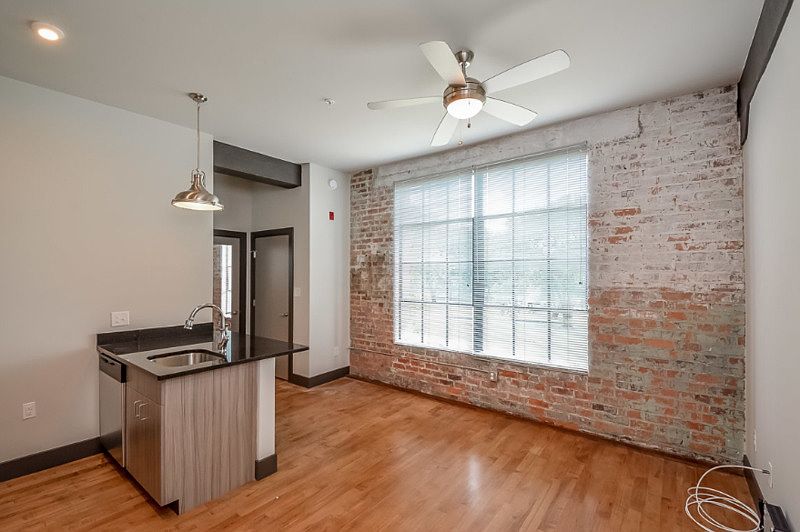 1st image of 123 Pine St Unit 2