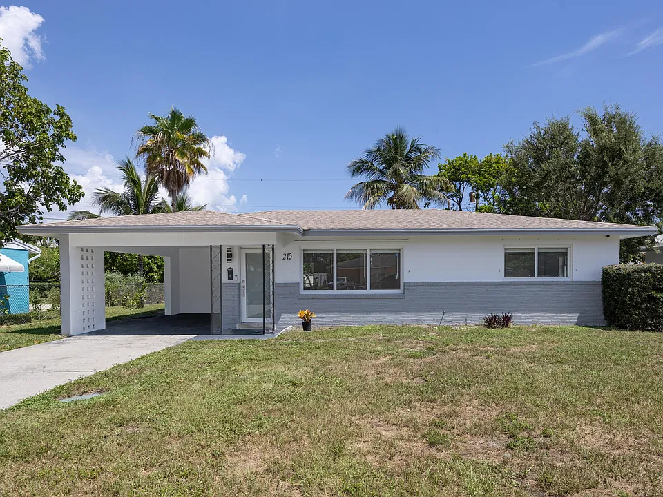215 Evergreen Dr