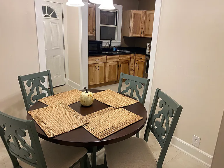 312 Hialeah Dr — Photo 6