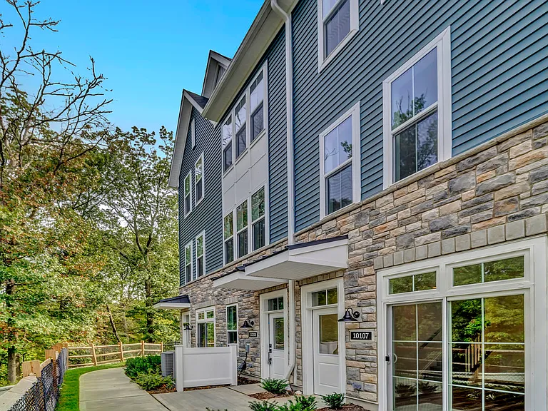10208 Donatello Dr — Photo 2