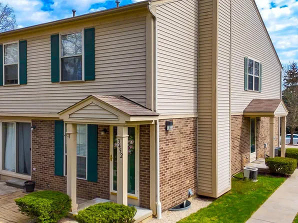 3452 Gingell Dr #21, Lake Orion, MI 48359