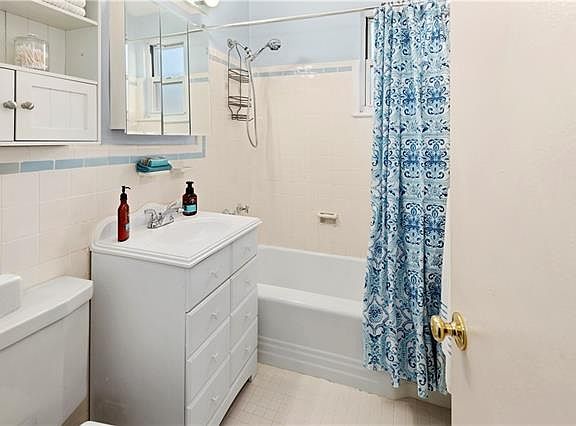 5th image of 6 Bryant Cres APT 2L