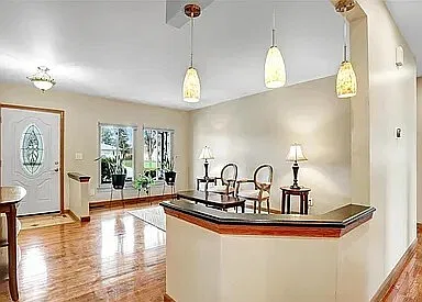 3 bed, 1.5 bath, 1600 sqft, $3,000 — Photo 3