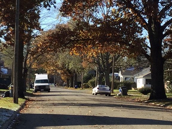 4th image of 1512 Burton St