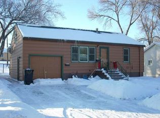 914 N 15th St, Bismarck, ND 58501