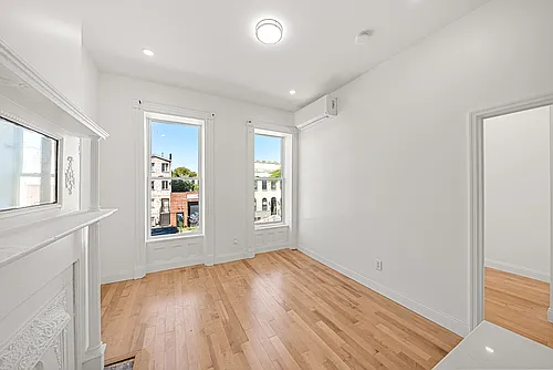 710 Lexington Ave #2FT Photo 1