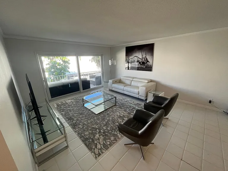 315 Venetian Dr #6 — Photo 17