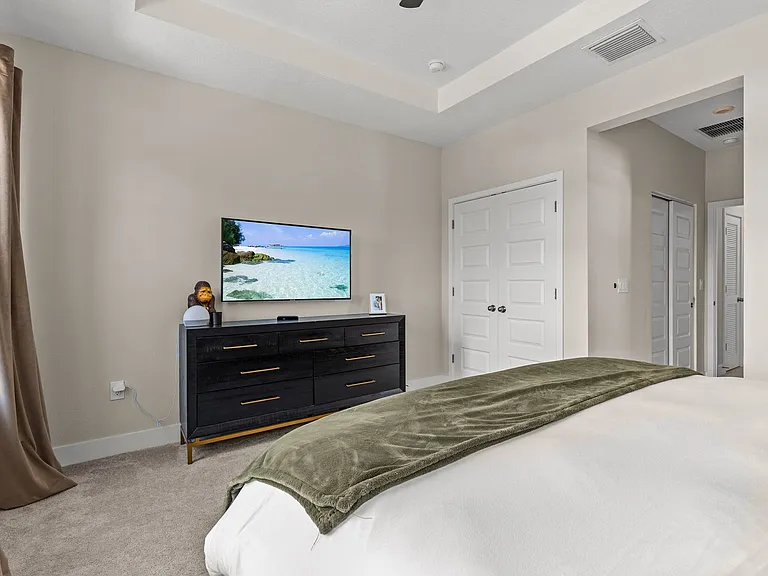 2110 W Palmetto St — Photo 32