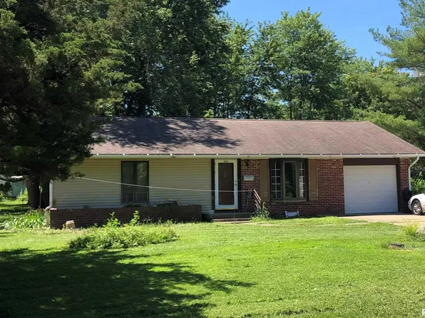 424 E Waverly St, Virden, IL 62690