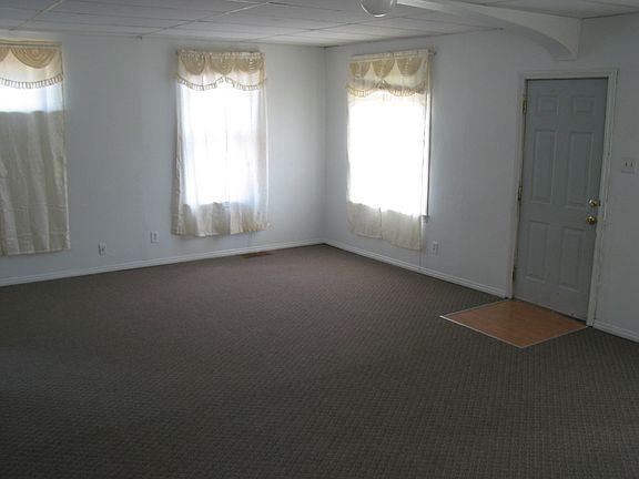 2nd image of 1118 W Jackson Ave