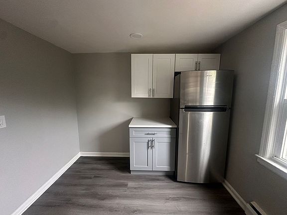 5th image of 471 Tremont Ave APT 23