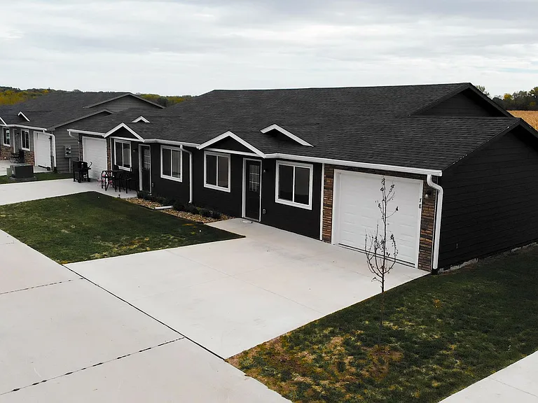 Twin Eagles East — Photo 10