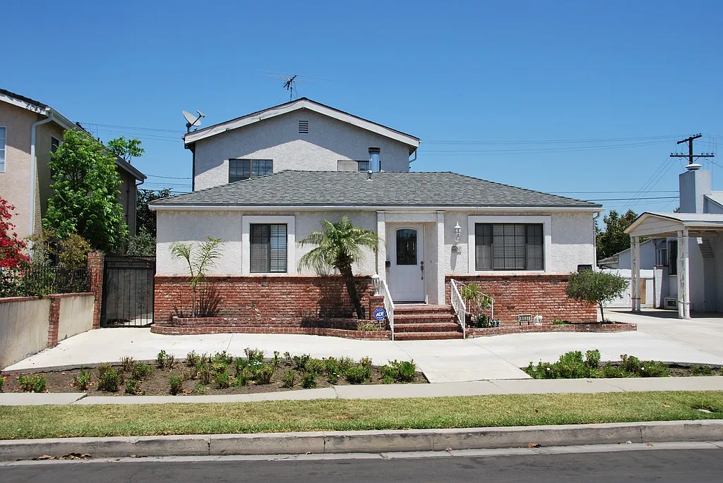 3 bed, 1400 sqft, $4,700 — Photo 1