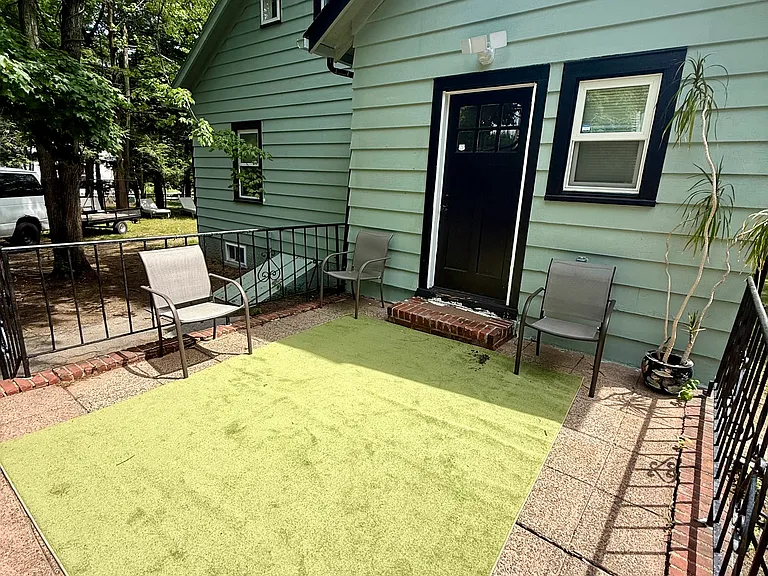 131 W Ramapo Ave — Photo 18