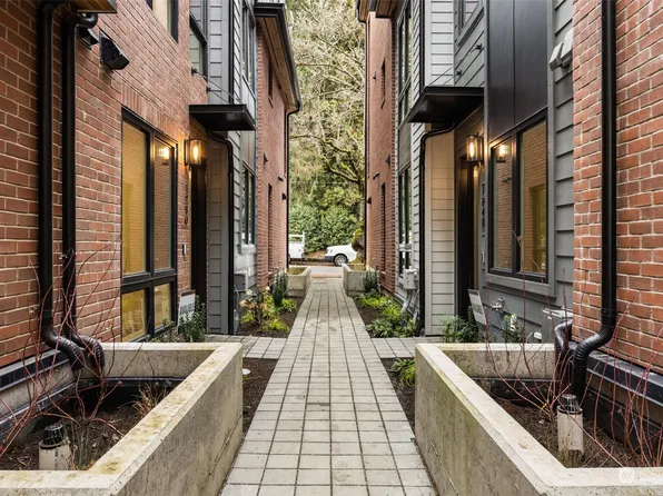 1246 15th Avenue E, Seattle, WA 98112