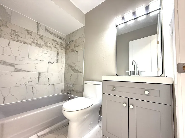 11049 W Hampton Ave — Photo 15