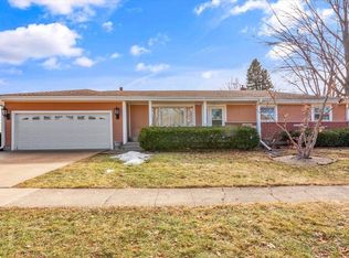116 E Sunset Pl, Dekalb, IL 60115