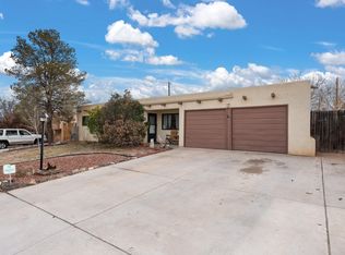 10113 Elmhurst Dr NW, Albuquerque, NM 87114