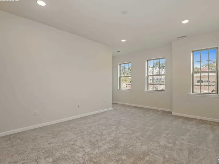 7 Leahy Dr — Photo 29