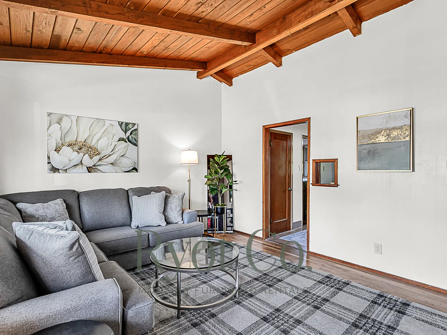 2 bed, 750 sqft, $1,975 — Photo 3