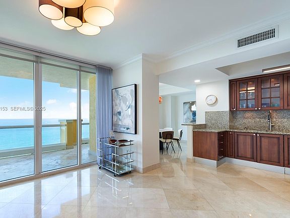 5th image of 17875 Collins Ave #2605