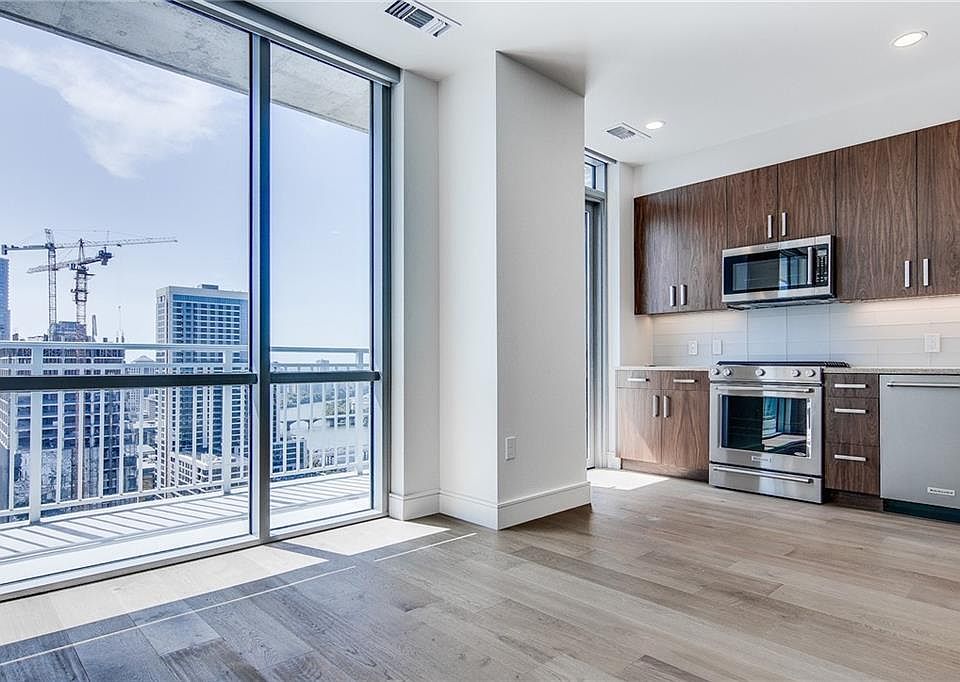 1st image of 222 West Ave #2705