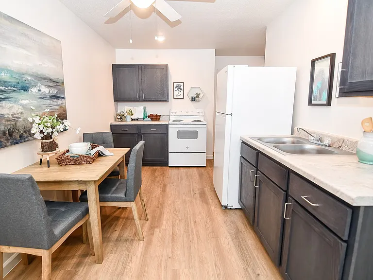 2218 Newton Rd — Photo 15