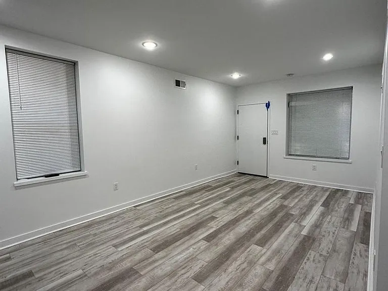 129 S 51st St #1F — Photo 3