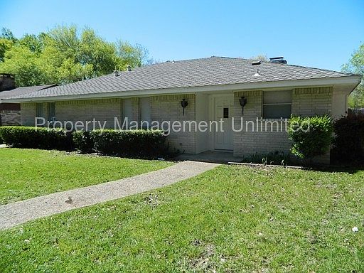 1st image of 111 N Venice Dr