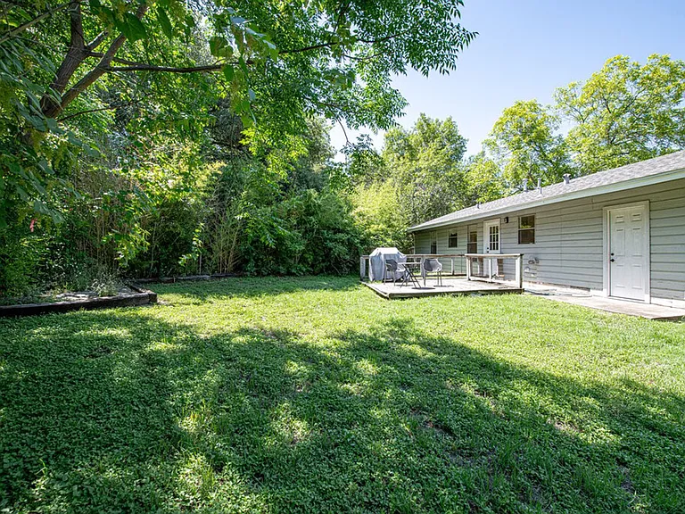 122 Havana St — Photo 19