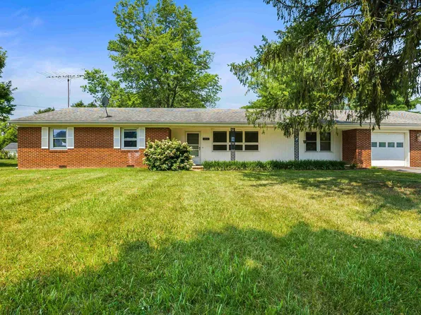 1203 Dogwood Ave, Grottoes, VA 24441