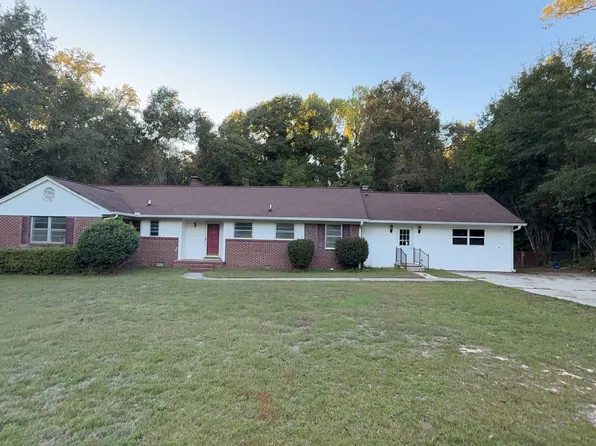 1713 Forest Dr, Camden, SC 29020