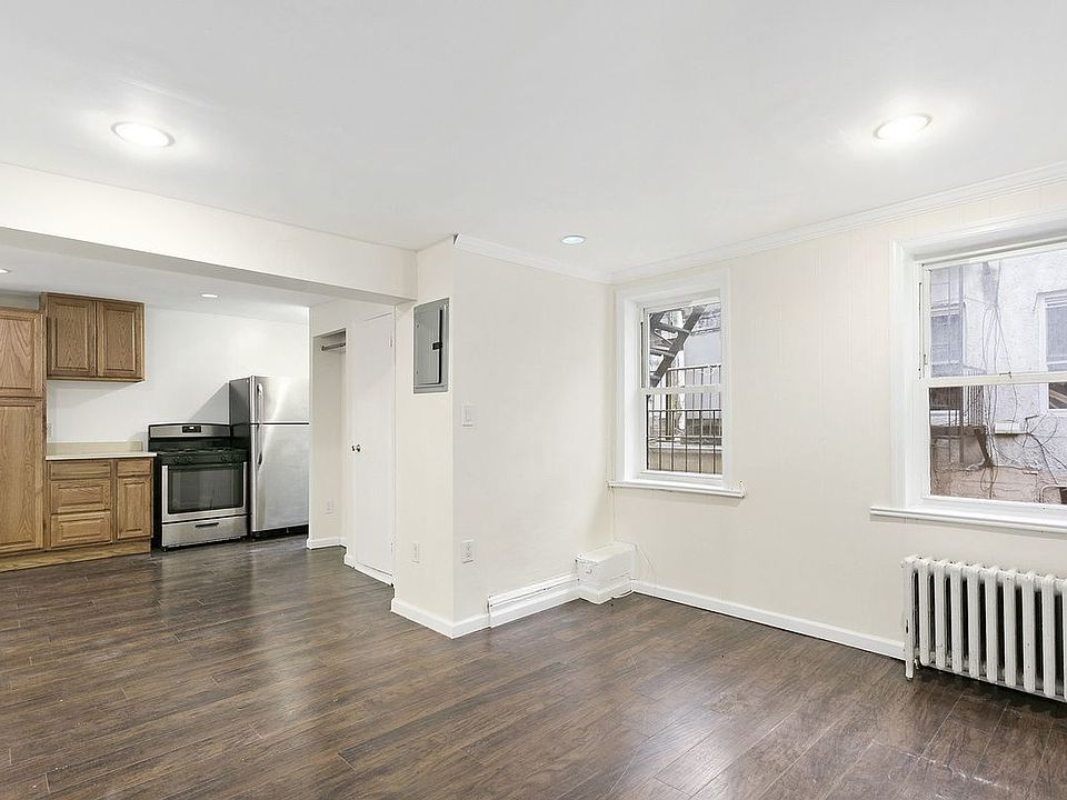 1st image of 121 Mulberry St APT 3R