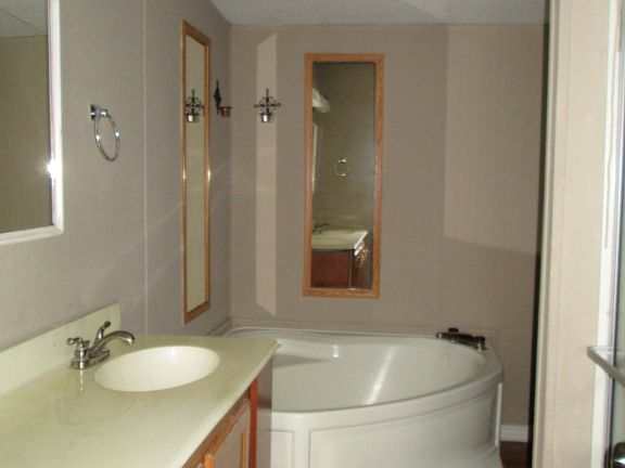 5th image of 9827 Thistleberry Ln