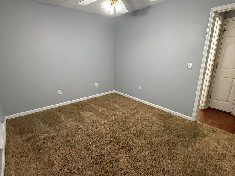 327 Springfield Cir — Photo 13