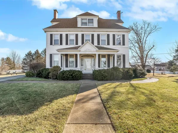 6550 Christopher Dr, Saint Louis, MO 63129