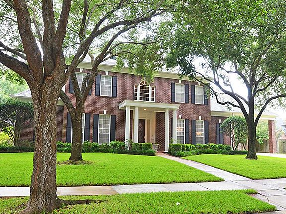 ANOTHE VIEW OF THIS CLASSIC BRICK BEAUTY!