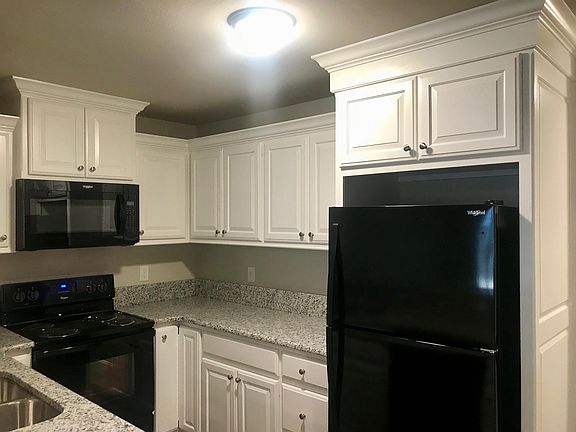 5th image of 2305 Airline Dr